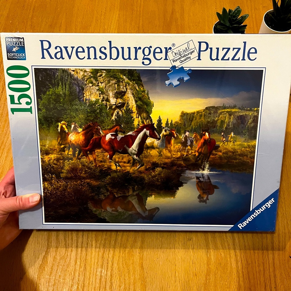 BNWT Ravenbuger Wild Horses Puzzle